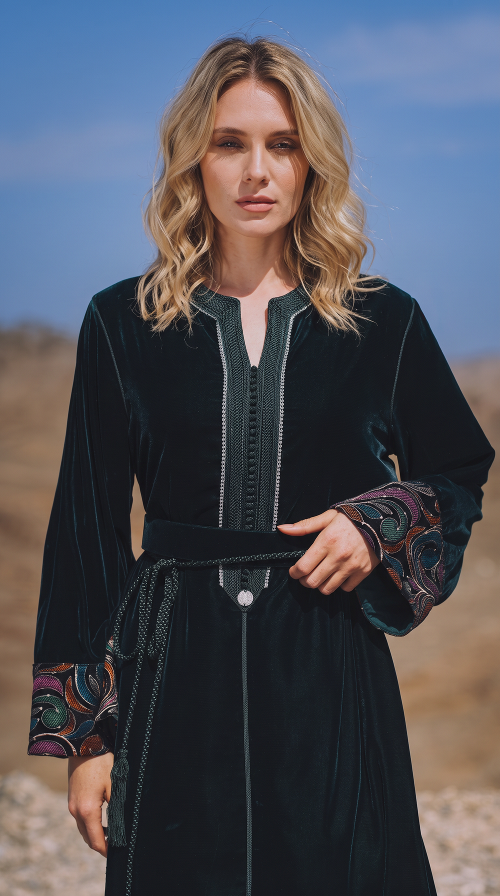 caftan-paola-vert-bouteille-green-broderie-velour-hzam-chic-modern