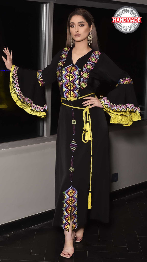 caftan-moderne-hdour-maroc-faitmain-crepe-soie-berchman-broderie-noir-jaune-handmade-ocaftan-moderne-chic-prestige-glamour-classe