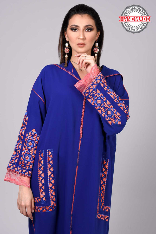 djellaba-faitmain-berchman-mekhzania-handmade-blue-haute-couture-bleuroi-ocaftan-crepedesoie-broderie-jellabamoderne-2021-chic-prestige-glamour-classe