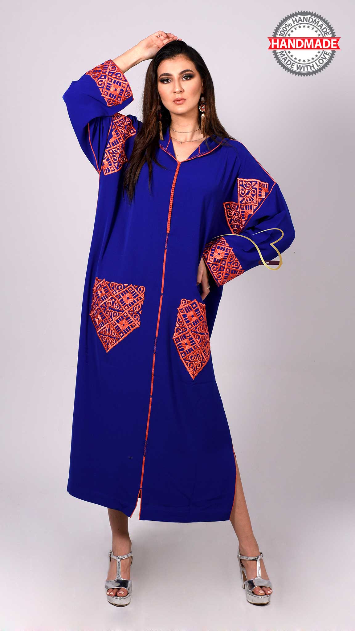 djellaba-fait main-berchman-handmade-blue-haute-couture-bleu roi-ocaftan-crêpe de soie-broderie-jellaba moderne-2021-chic-prestige-glamour-classe