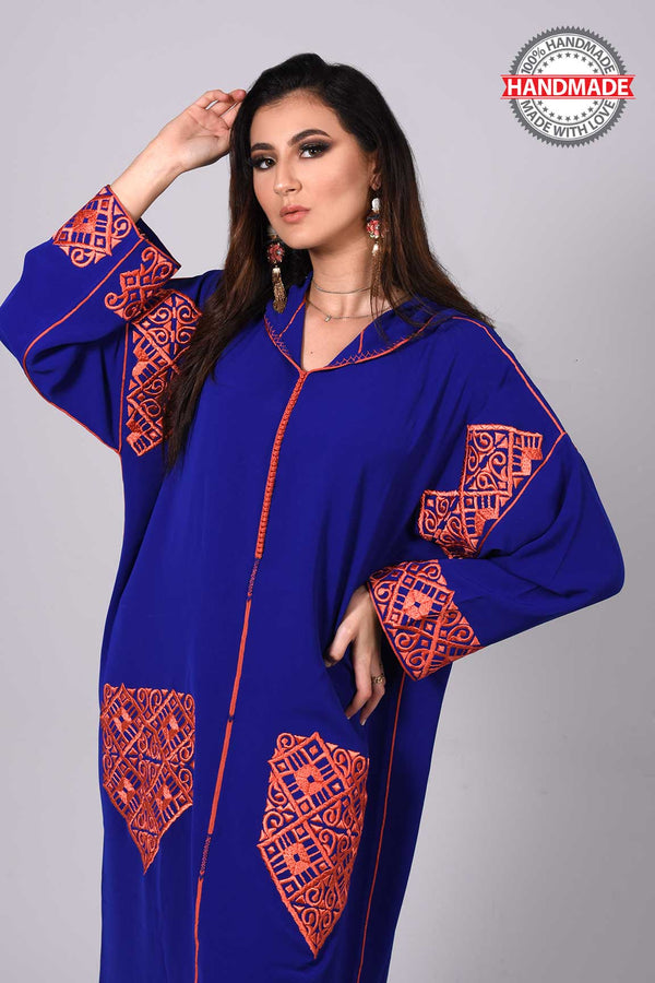 djellaba-fait main-berchman-handmade-blue-haute-couture-bleu roi-ocaftan-crêpe de soie-broderie-jellaba moderne-2021-chic-prestige-glamour-classe