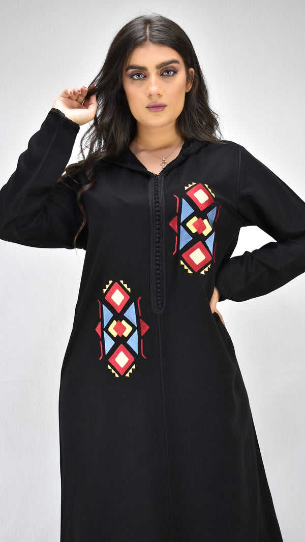 djellaba-jellaba-noir-enligne-caftan-broderie-motifgeometrique-jellabamoderne-chic-prestige-glamour-classe