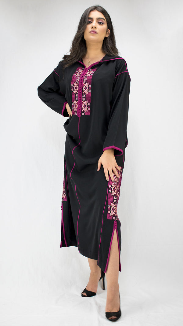 djellaba-leader caftan-mekhzania-2021-crepe-soie-noir-noire-black-jellaba brodée-broderie-moderne-fashion-chic-prestige