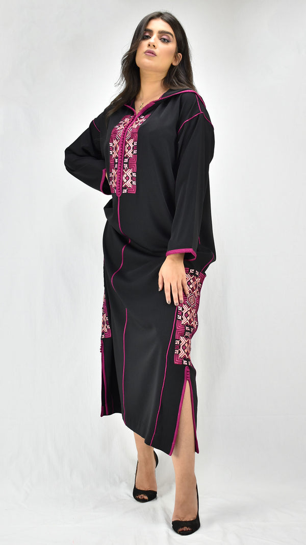 djellaba-leader caftan-mekhzania-2021-crepe-soie-noir-noire-black-jellaba brodée-broderie-moderne-fashion-chic-prestige