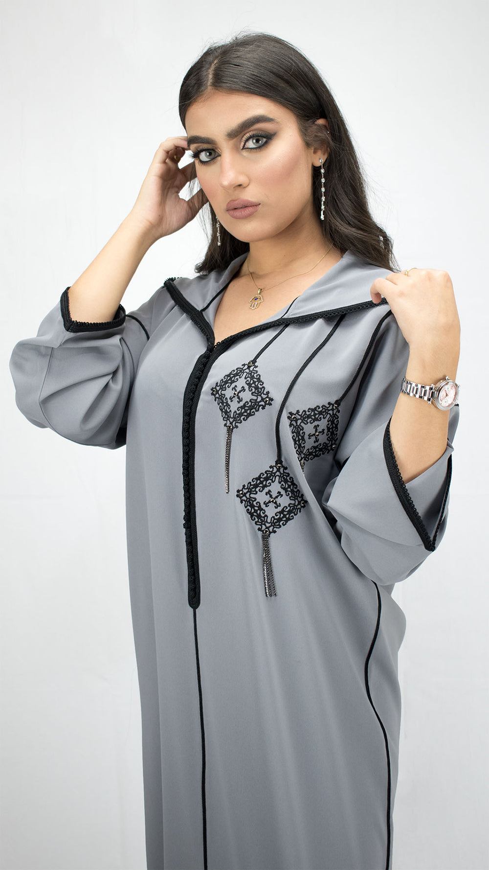 djellaba-mekhzania-leadercaftan-gris-noir-broderie-chic-moderne-classe-prestige-jellaba2020-ocaftan