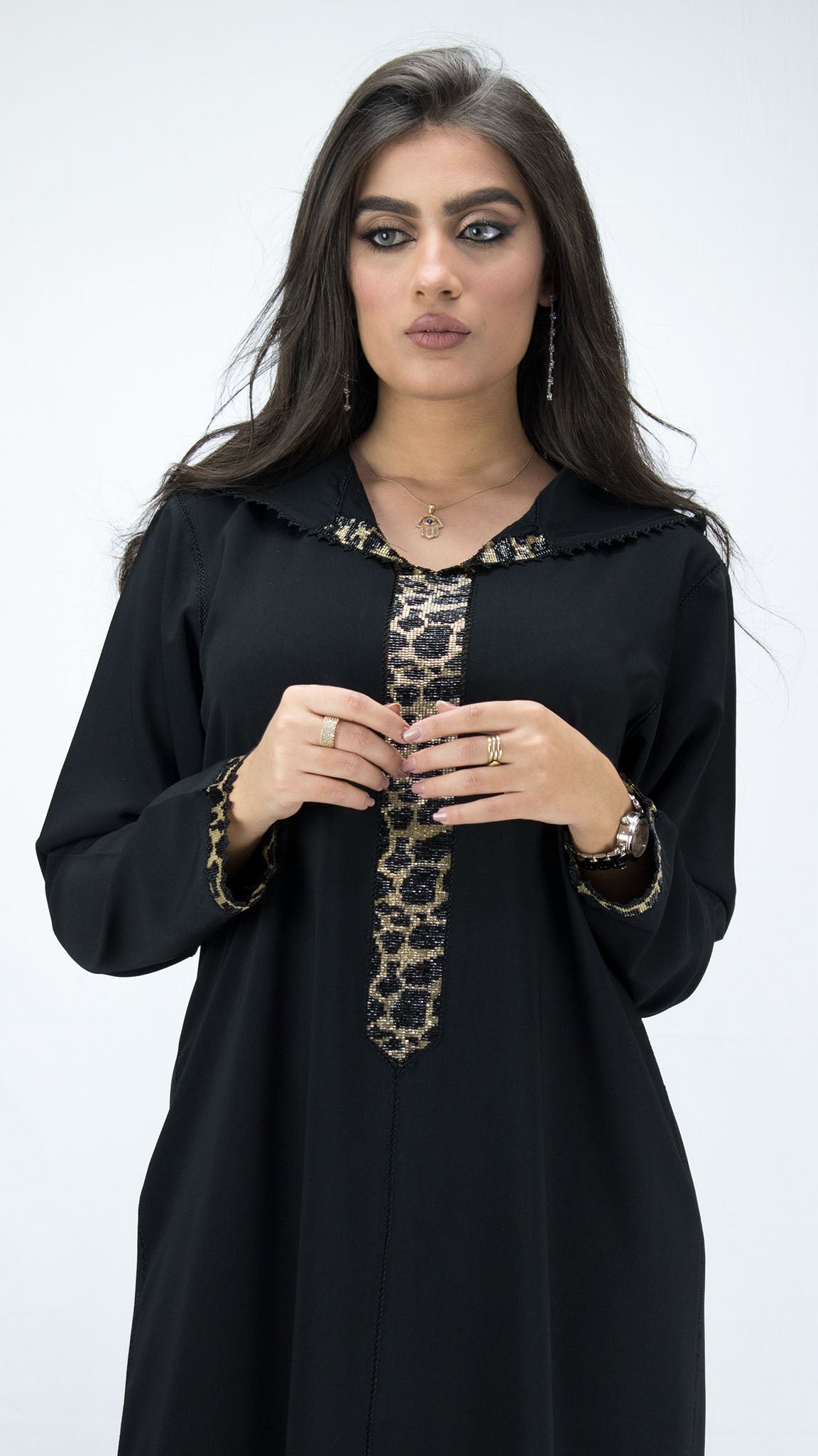 djellaba-randa-noire-noir-faitmain-handmade-black-mrema-motiftigre-motifpython-ocaftan-broderie-jellabamoderne-chic-prestige