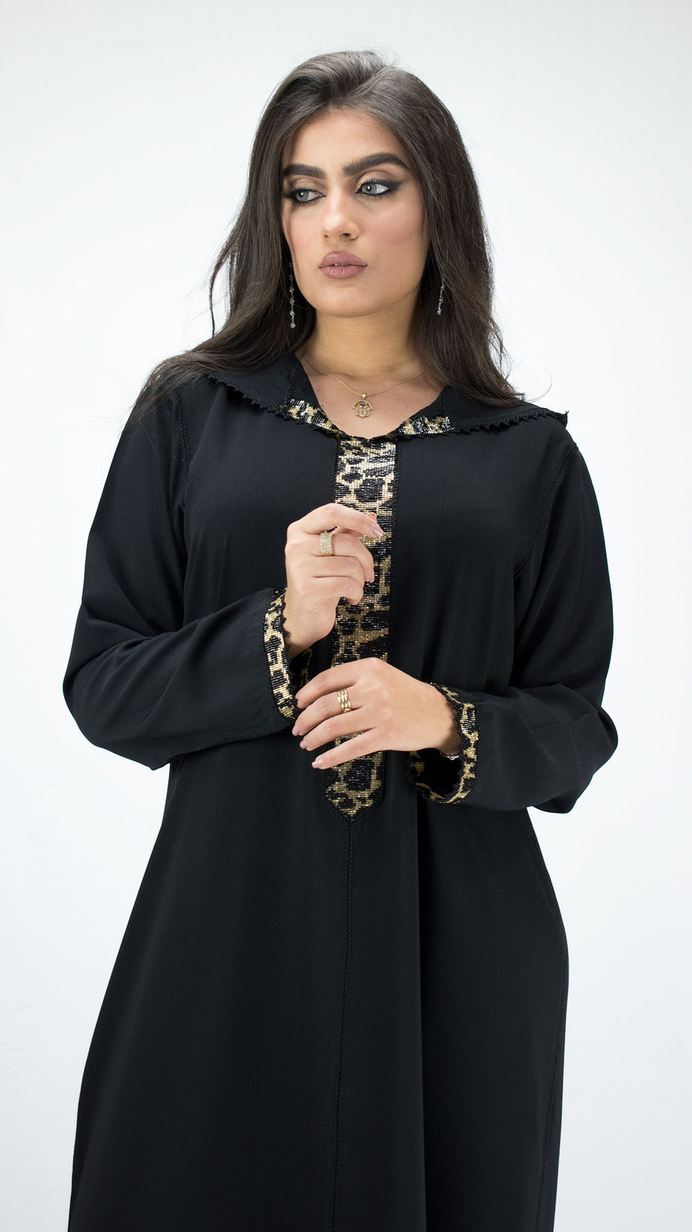 djellaba-randa-noire-noir-faitmain-handmade-black-mrema-motiftigre-motifpython-ocaftan-broderie-jellabamoderne-chic-prestige